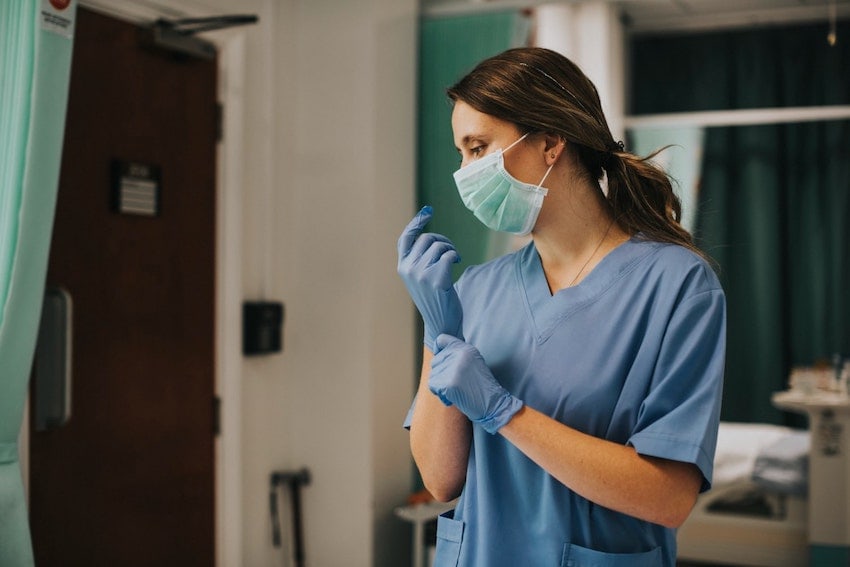 The Ultimate Guide to Compression Socks for Nurses (Research Backed)